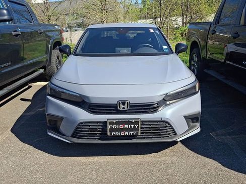 Used 2024 Honda Civic Sport image 4