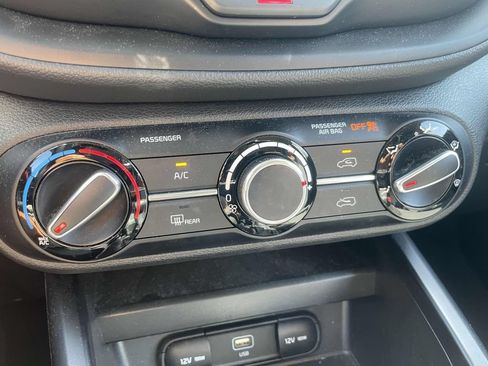 Used 2023 Kia Soul LX FWD image 32