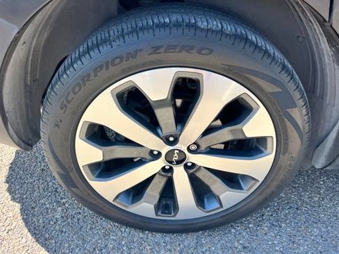 Used 2022 Kia Telluride S FWD image 9