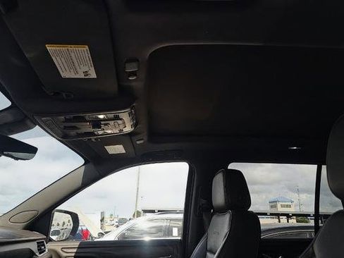 Used 2021 GMC Yukon Denali w/ Denali Premium Package RWD image 6