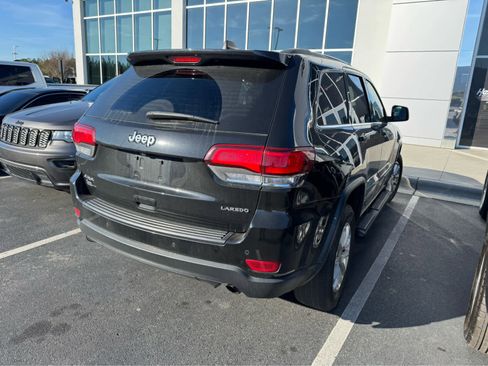 Certified 2021 Jeep Grand Cherokee Laredo w/ Security & Convenience Group image 8