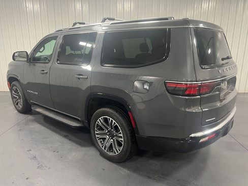 Used 2022 Jeep Wagoneer Series III w/ Flexible Seating Group image 27