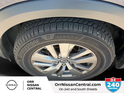 Used 2025 Nissan Pathfinder SV FWD image 9