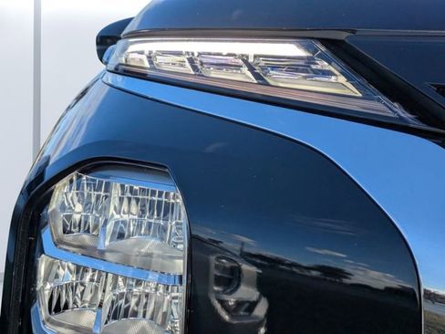 Used 2022 Mitsubishi Outlander SE image 9