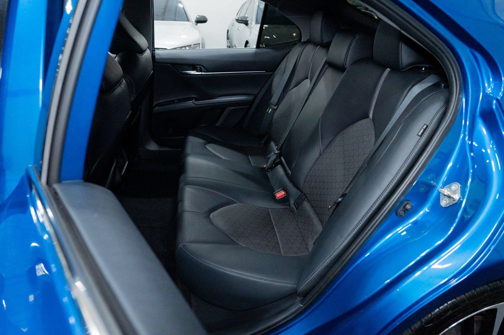 Used 2020 Toyota Camry XSE w/ Navigation Package FWD image 19