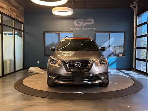 Used 2020 Nissan Kicks SR w/ Exterior Package FWD image 8