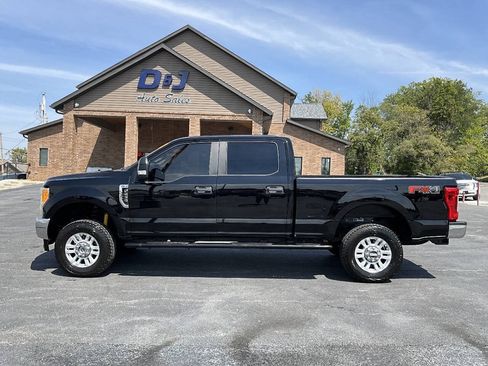 Used 2017 Ford F250 XL w/ STX Appearance Package AWD/4WD image 2