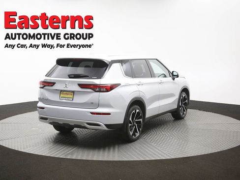 Used 2024 Mitsubishi Outlander SE AWD/4WD image 39
