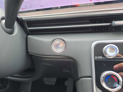 New 2026 Genesis GV80 2.5T Prestige image 16