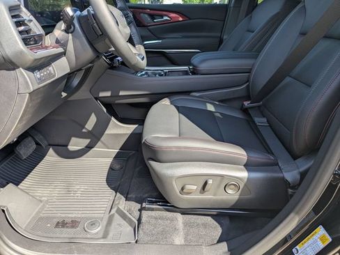 New 2026 Chevrolet Traverse Z71 w/ Enhanced Driving Package AWD/4WD image 11