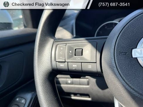 Used 2024 Nissan Rogue SV FWD image 37