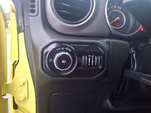 Used 2022 Jeep Wrangler Sport AWD/4WD image 29