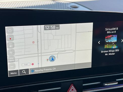 Used 2025 Hyundai Elantra SEL FWD image 18