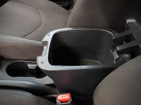 Used 2013 Kia Soul FWD image 22