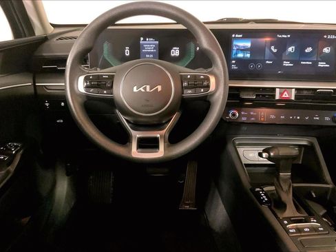 Used 2025 Kia K5 LXS FWD image 5