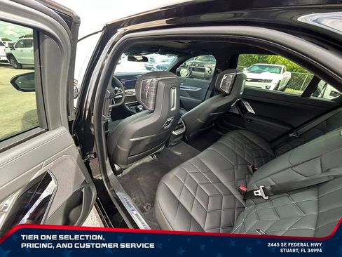 Used 2025 BMW 740i w/ Premium Package RWD image 14