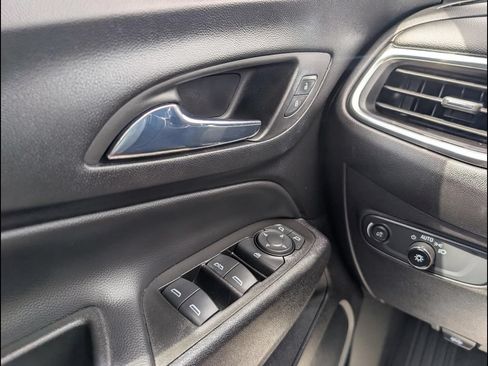 Used 2022 Chevrolet Equinox LT FWD image 20