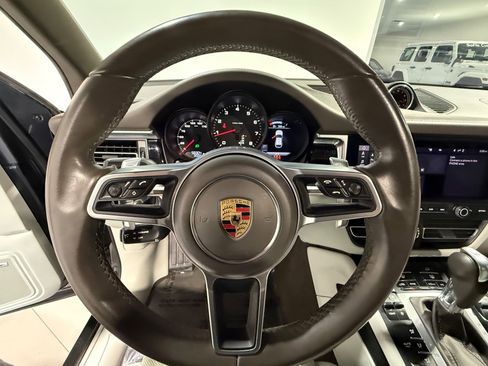 Used 2021 Porsche Macan AWD/4WD image 39