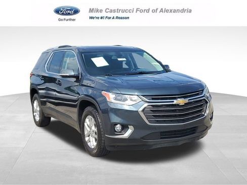 Used 2018 Chevrolet Traverse LT w/ LPO, Floor Liner Package AWD/4WD image 1