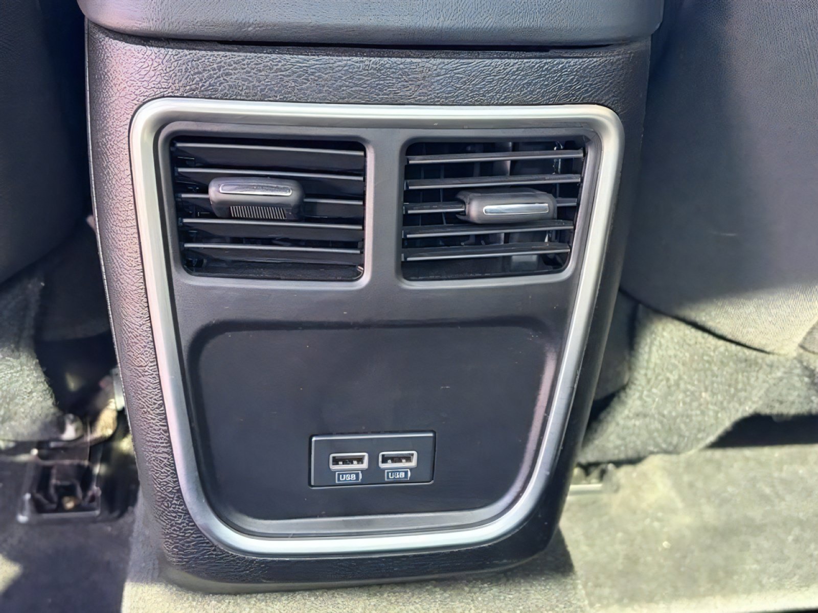 Used 2023 Dodge Charger SXT RWD image 12