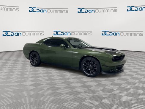 Used 2019 Dodge Challenger R/T RWD image 2