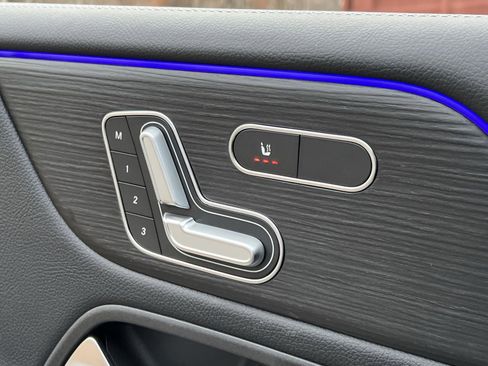 New 2026 Mercedes-Benz GLB 250 4MATIC image 33