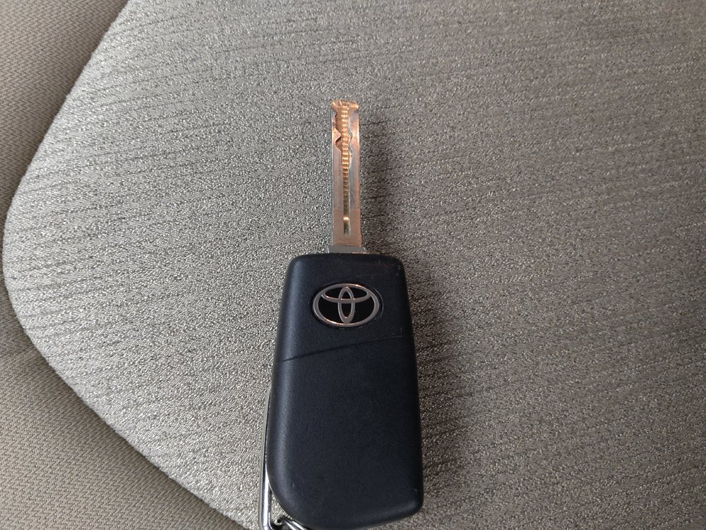 Used 2023 Toyota Camry LE FWD image 32