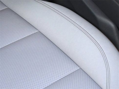 New 2026 Chevrolet Traverse High Country w/ LPO, Floor Liner Package image 21