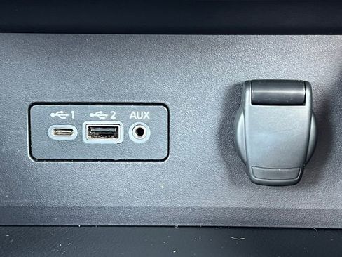 Used 2023 Nissan Sentra SV image 22