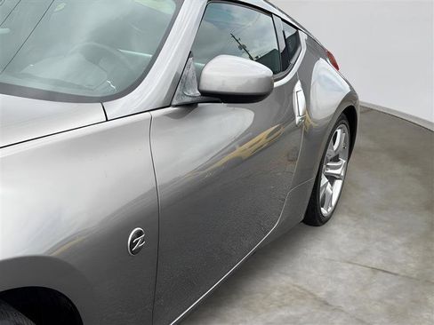 Used 2009 Nissan 370Z Coupe w/ Sport Pkg RWD image 7