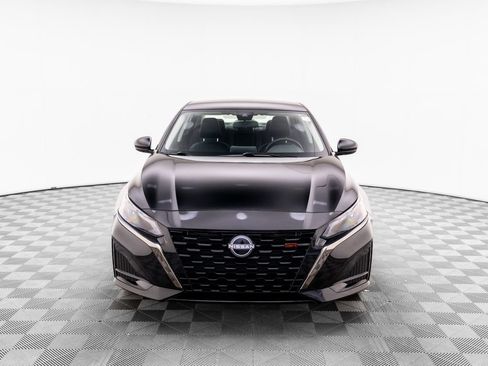 Used 2025 Nissan Altima 2.5 SR AWD/4WD image 9