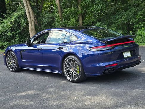 Used 2022 Porsche Panamera 4 Platinum Edition AWD/4WD image 4