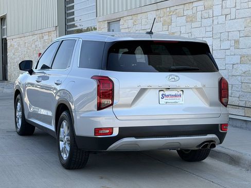 Used 2021 Hyundai Palisade SE FWD image 4