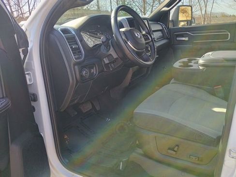 Used 2024 RAM 2500 Big Horn AWD/4WD image 25