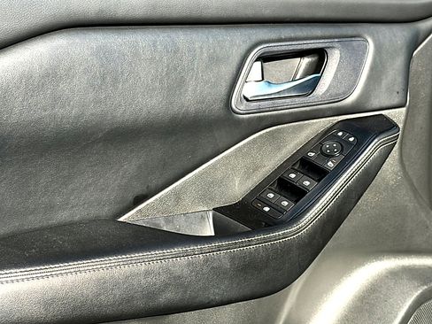 Used 2024 Nissan Rogue SV image 16