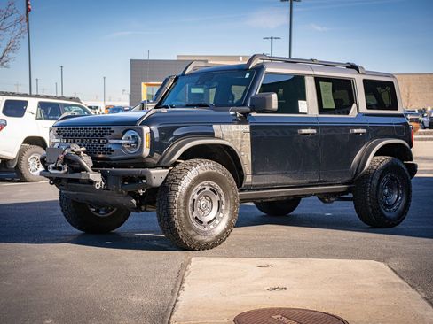 Used 2024 Ford Bronco Everglades image 11
