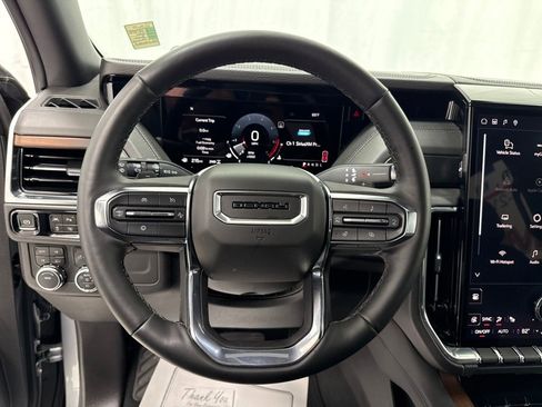 Used 2025 GMC Yukon Denali AWD/4WD image 26