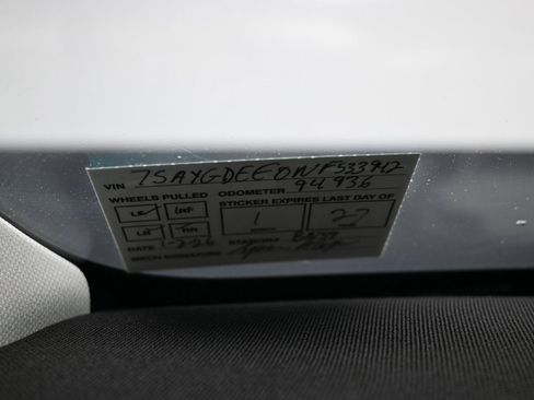 Used 2022 Tesla Model Y Long Range image 9