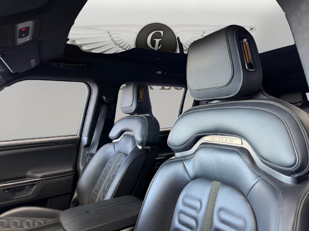 Used 2025 Rivian R1S Adventure Dual AWD/4WD image 9