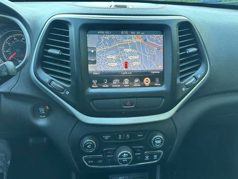 Used 2015 Jeep Cherokee Trailhawk w/ Comfort/Convenience Group image 14