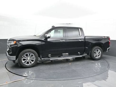 Used 2022 Chevrolet Silverado 1500 LTZ w/ LTZ Convenience Package II AWD/4WD image 7