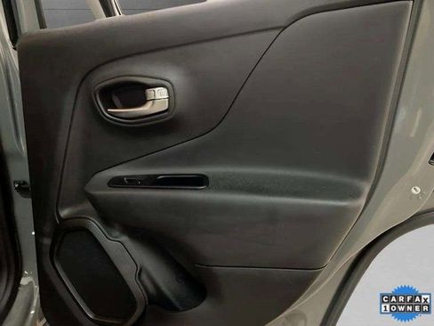 Used 2022 Jeep Renegade Latitude AWD/4WD image 71