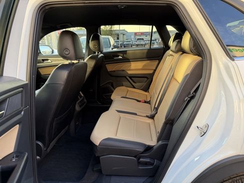 Used 2021 Volkswagen Atlas Cross Sport SE image 27