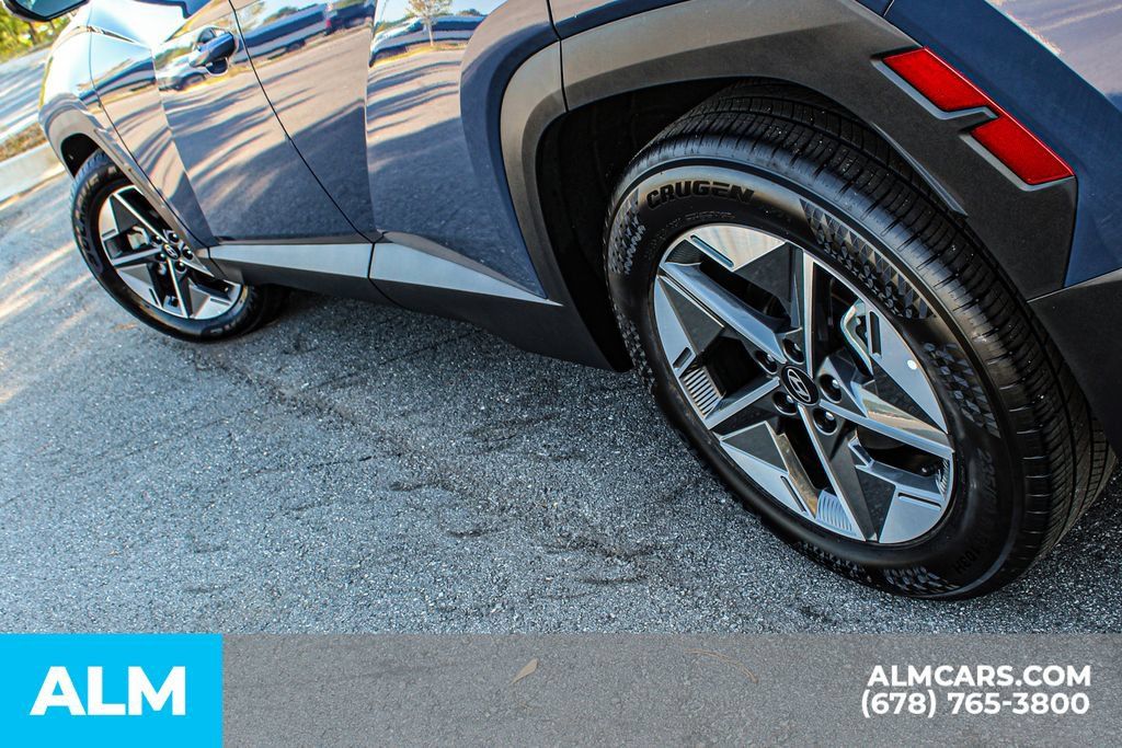 Used 2025 Hyundai Tucson SEL FWD image 14