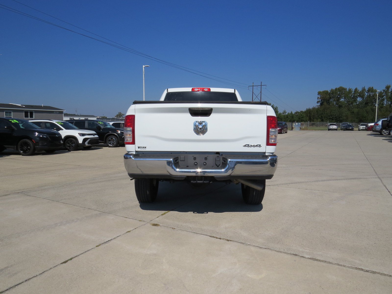 Used 2024 RAM 2500 Tradesman w/ Chrome Appearance Group AWD/4WD image 4