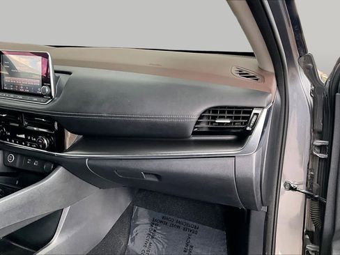 Certified 2021 Nissan Rogue SV FWD image 18