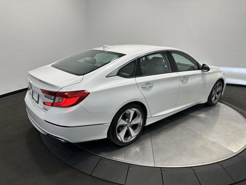 Used 2018 Honda Accord Touring image 7