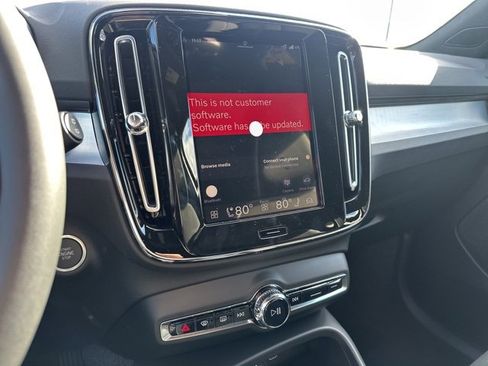 New 2026 Volvo XC40 B5 Ultra w/ Climate Package image 15