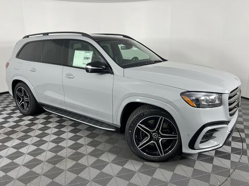 New 2026 Mercedes-Benz GLS 450 4MATIC image 2