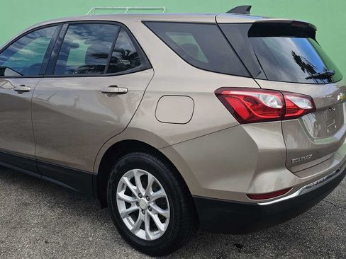 Used 2018 Chevrolet Equinox LS FWD image 3